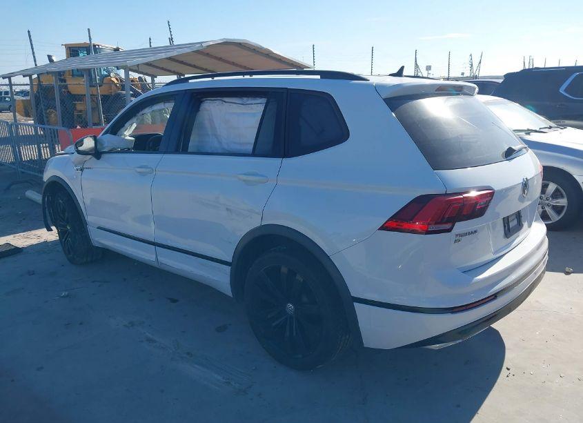 Photo 3 of 2020 Volkswagen Tiguan 2.0T SE/2.0T SE R-LINE BLACK/2.0T SEL (VIN 3VV2B7AX5LM109452)