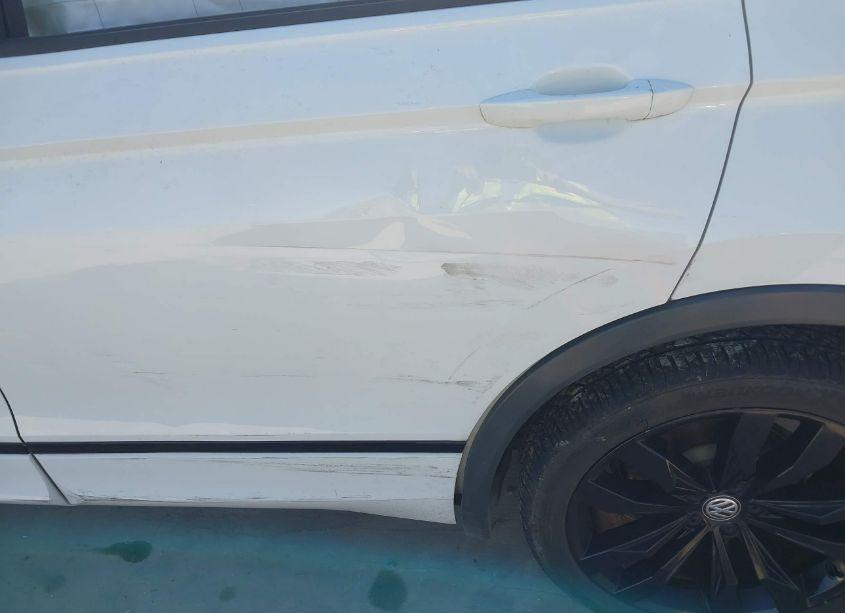 Photo 6 of 2020 Volkswagen Tiguan 2.0T SE/2.0T SE R-LINE BLACK/2.0T SEL (VIN 3VV2B7AX5LM109452)