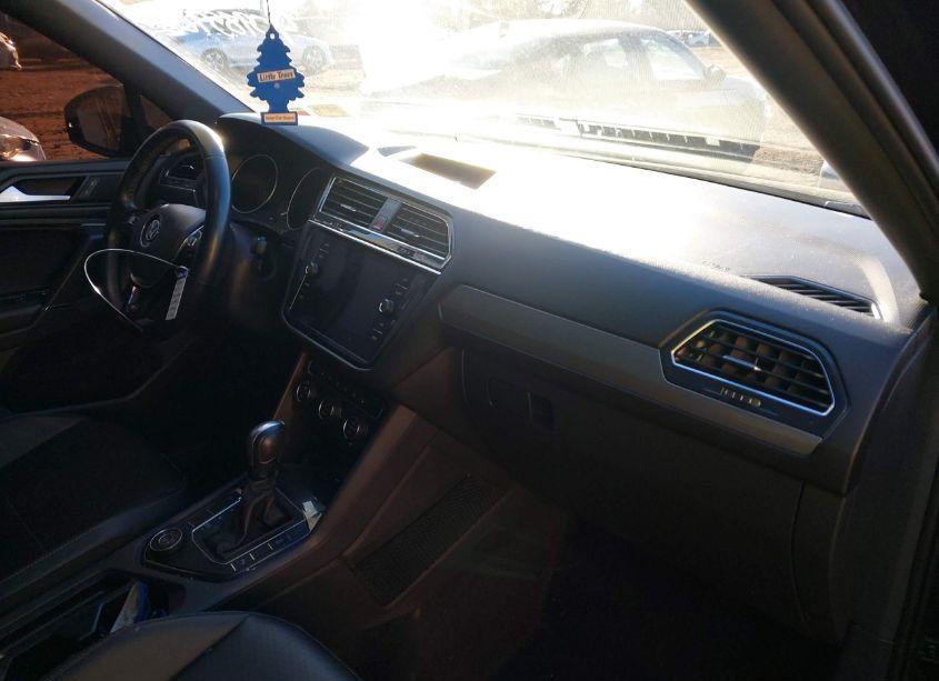 Photo 5 of 2020 Volkswagen Tiguan 2.0T SE/2.0T SE R-LINE BLACK/2.0T SEL (VIN 3VV2B7AX5LM133105)