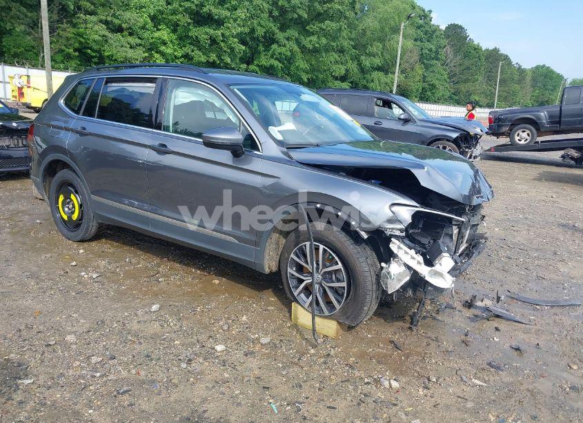 2020 Volkswagen Tiguan 2.0T SE/2.0T SE R-LINE BLACK/2.0T SEL (VIN 3VV2B7AX5LM142418) main photo