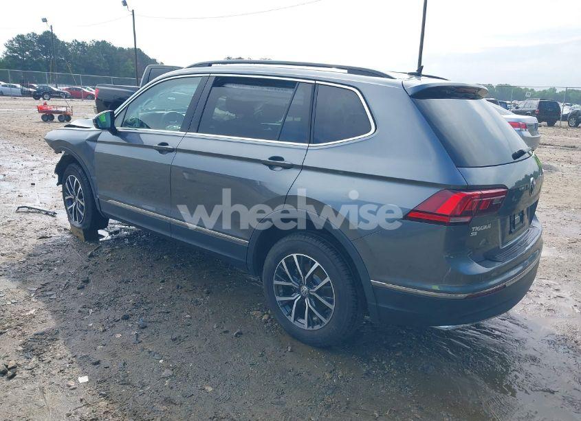 Photo 3 of 2020 Volkswagen Tiguan 2.0T SE/2.0T SE R-LINE BLACK/2.0T SEL (VIN 3VV2B7AX5LM142418)