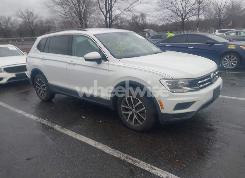 2020 Volkswagen Tiguan 2.0T SE/2.0T SE R-LINE BLACK/2.0T SEL (VIN 3VV2B7AX5LM144928) main photo