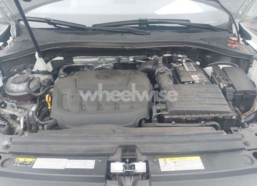 Photo 10 of 2020 Volkswagen Tiguan 2.0T SE/2.0T SE R-LINE BLACK/2.0T SEL (VIN 3VV2B7AX5LM144928)