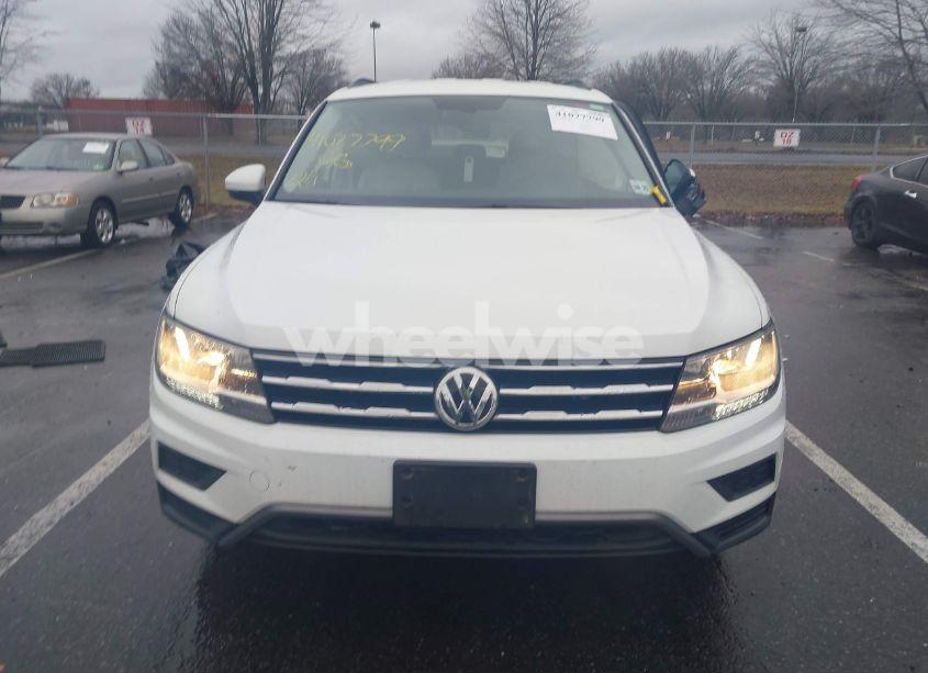 Photo 12 of 2020 Volkswagen Tiguan 2.0T SE/2.0T SE R-LINE BLACK/2.0T SEL (VIN 3VV2B7AX5LM144928)