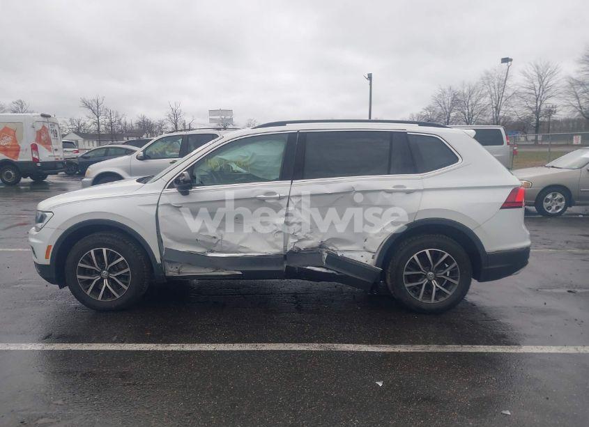 Photo 14 of 2020 Volkswagen Tiguan 2.0T SE/2.0T SE R-LINE BLACK/2.0T SEL (VIN 3VV2B7AX5LM144928)