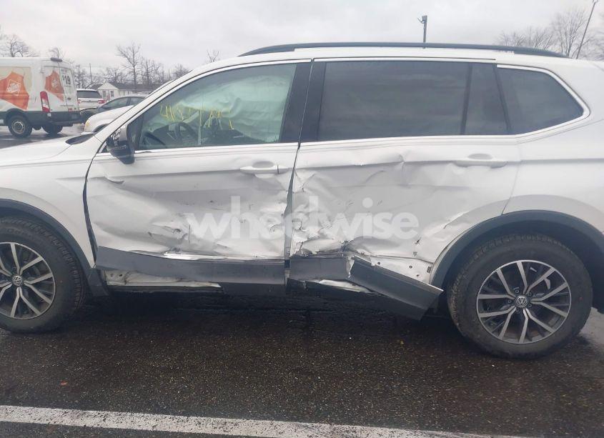 Photo 6 of 2020 Volkswagen Tiguan 2.0T SE/2.0T SE R-LINE BLACK/2.0T SEL (VIN 3VV2B7AX5LM144928)