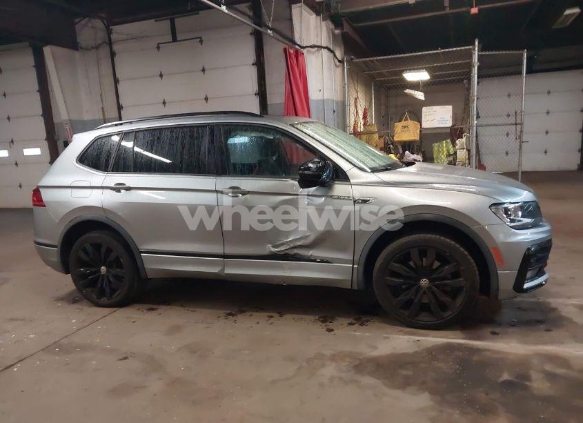 Photo 13 of 2020 Volkswagen Tiguan 2.0T SE/2.0T SE R-LINE BLACK/2.0T SEL (VIN 3VV2B7AX5LM149305)
