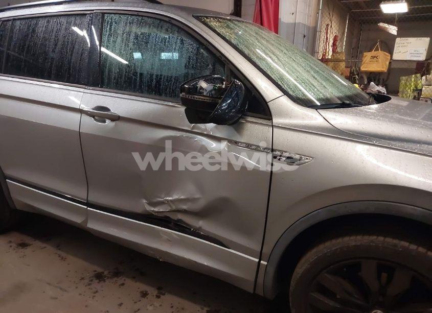 Photo 6 of 2020 Volkswagen Tiguan 2.0T SE/2.0T SE R-LINE BLACK/2.0T SEL (VIN 3VV2B7AX5LM149305)