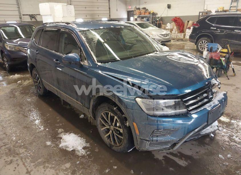 2020 Volkswagen Tiguan 2.0T SE/2.0T SE R-LINE BLACK/2.0T SEL (VIN 3VV2B7AX5LM162958) main photo