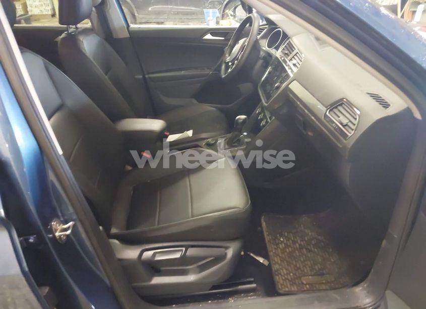 Photo 5 of 2020 Volkswagen Tiguan 2.0T SE/2.0T SE R-LINE BLACK/2.0T SEL (VIN 3VV2B7AX5LM162958)