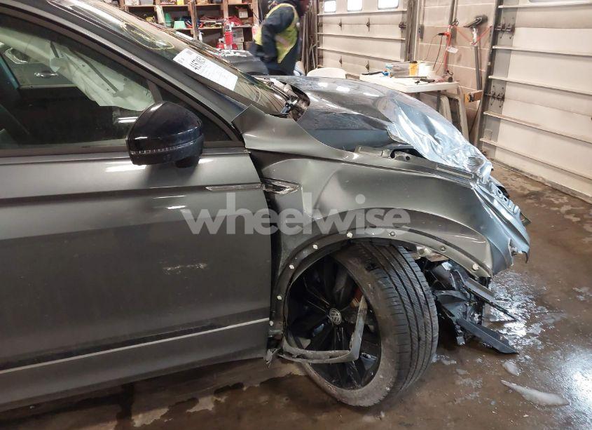 Photo 21 of 2021 Volkswagen Tiguan 2.0T SE/2.0T SE R-LINE BLACK/2.0T SEL (VIN 3VV2B7AX5MM029733)