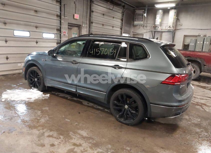 Photo 3 of 2021 Volkswagen Tiguan 2.0T SE/2.0T SE R-LINE BLACK/2.0T SEL (VIN 3VV2B7AX5MM029733)
