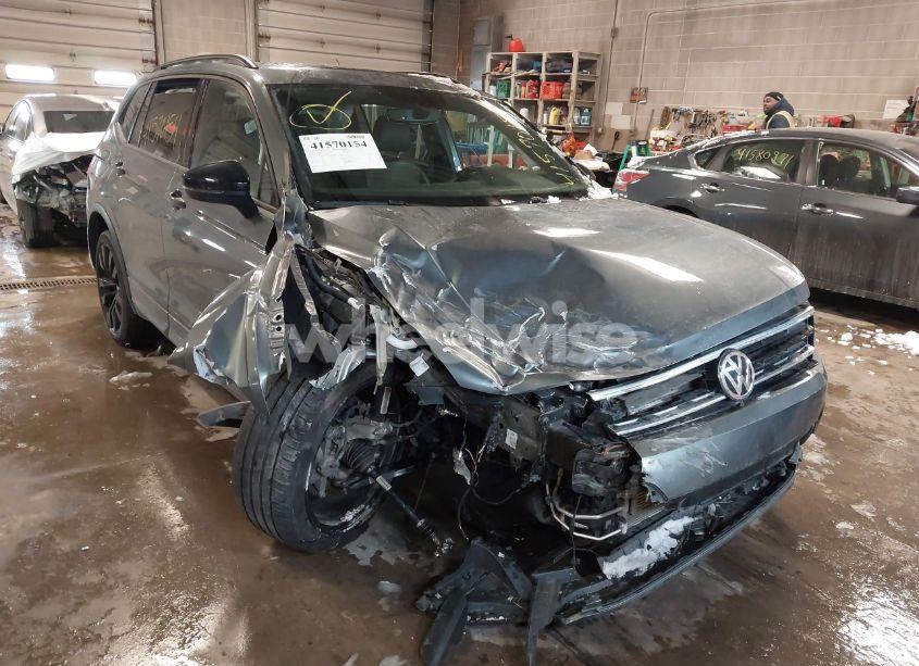 Photo 6 of 2021 Volkswagen Tiguan 2.0T SE/2.0T SE R-LINE BLACK/2.0T SEL (VIN 3VV2B7AX5MM029733)