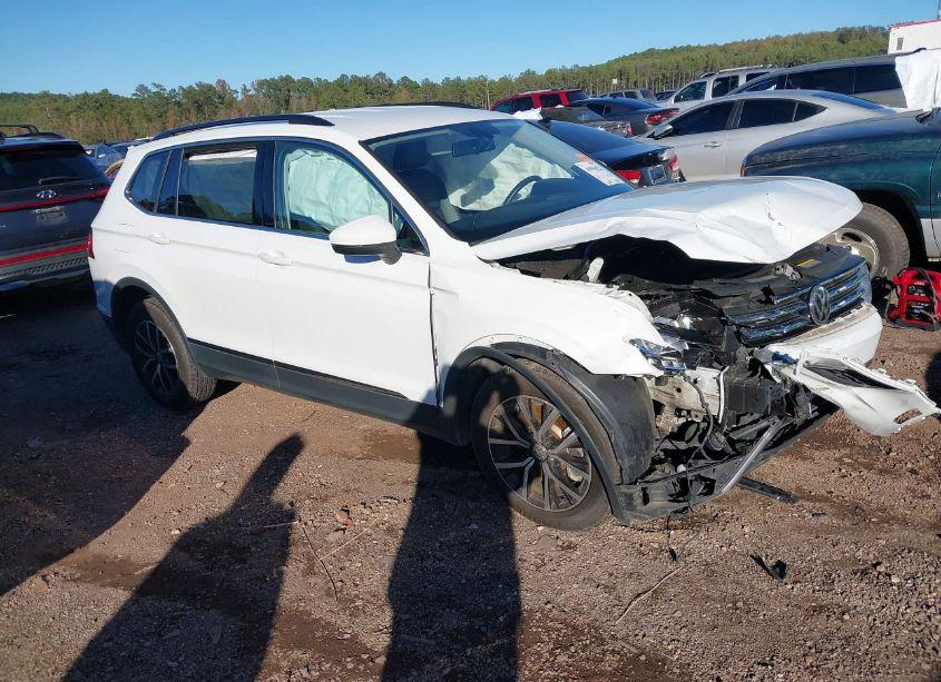 2021 Volkswagen Tiguan 2.0T SE/2.0T SE R-LINE BLACK/2.0T SEL (VIN 3VV2B7AX5MM080004) main photo