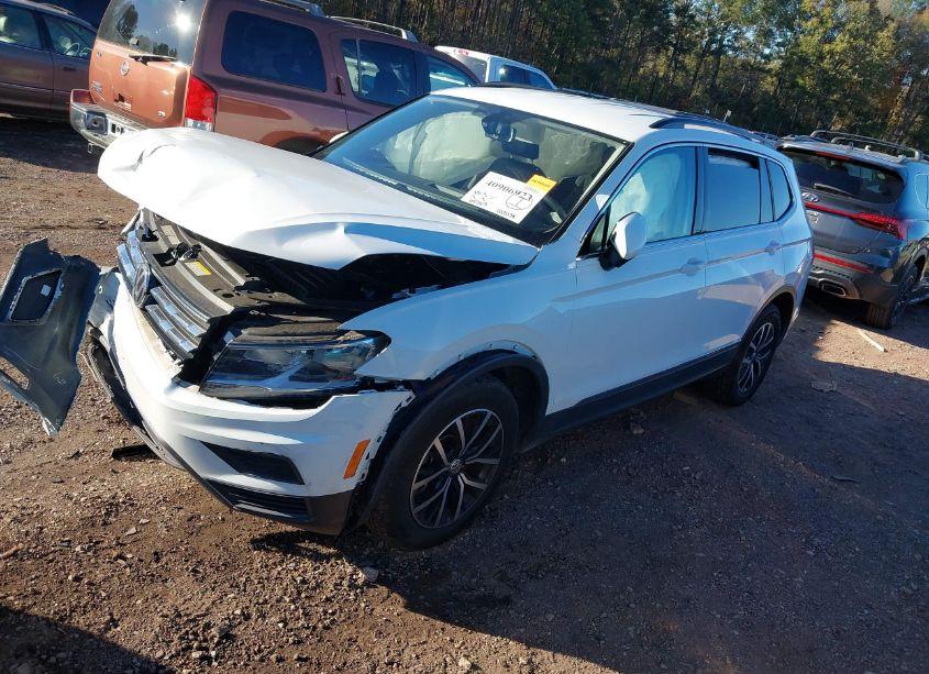Photo 2 of 2021 Volkswagen Tiguan 2.0T SE/2.0T SE R-LINE BLACK/2.0T SEL (VIN 3VV2B7AX5MM080004)
