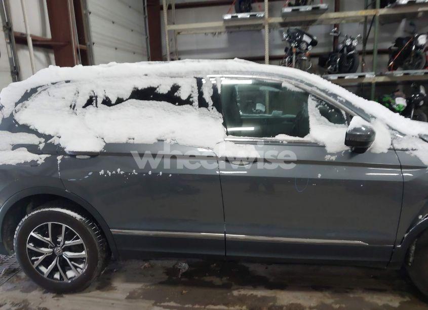 Photo 14 of 2021 Volkswagen Tiguan 2.0T SE/2.0T SE R-LINE BLACK/2.0T SEL (VIN 3VV2B7AX5MM091682)