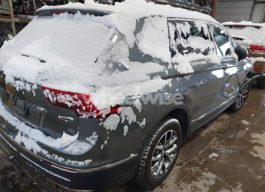 Photo 4 of 2021 Volkswagen Tiguan 2.0T SE/2.0T SE R-LINE BLACK/2.0T SEL (VIN 3VV2B7AX5MM091682)