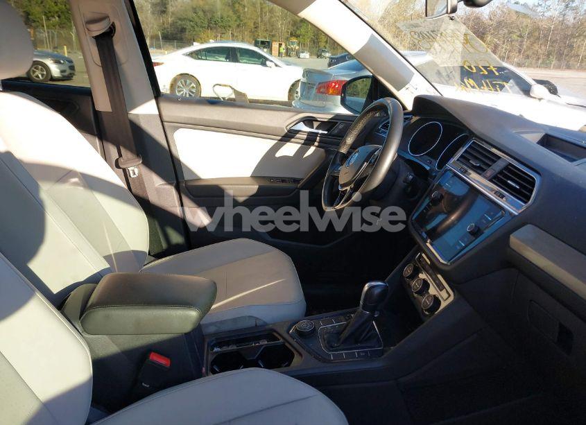 Photo 5 of 2021 Volkswagen Tiguan 2.0T SE/2.0T SE R-LINE BLACK/2.0T SEL (VIN 3VV2B7AX5MM099443)