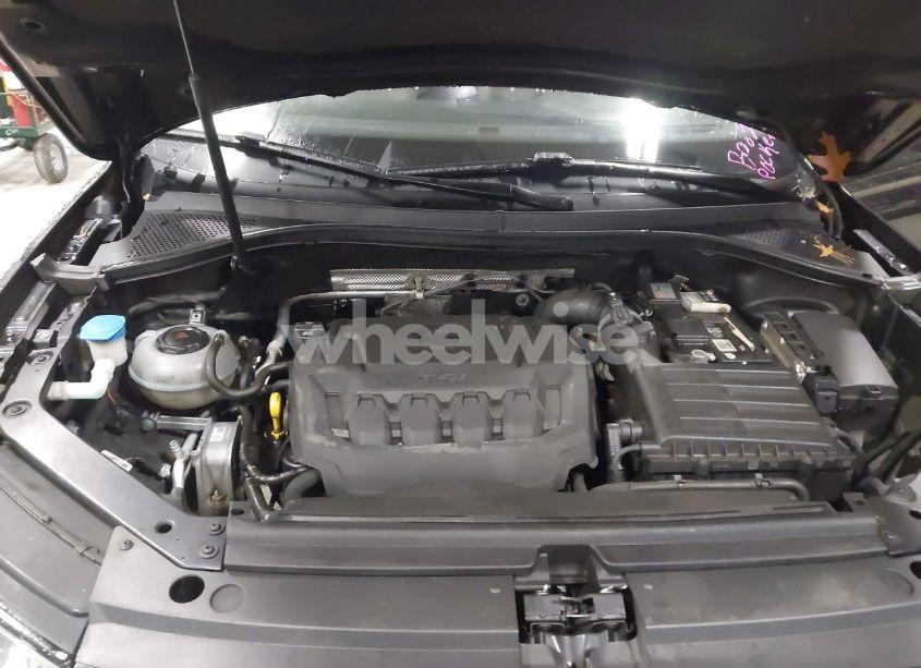 Photo 10 of 2018 Volkswagen Tiguan 2.0T SE/2.0T SEL (VIN 3VV2B7AX6JM012953)