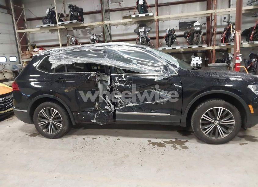 Photo 13 of 2018 Volkswagen Tiguan 2.0T SE/2.0T SEL (VIN 3VV2B7AX6JM012953)