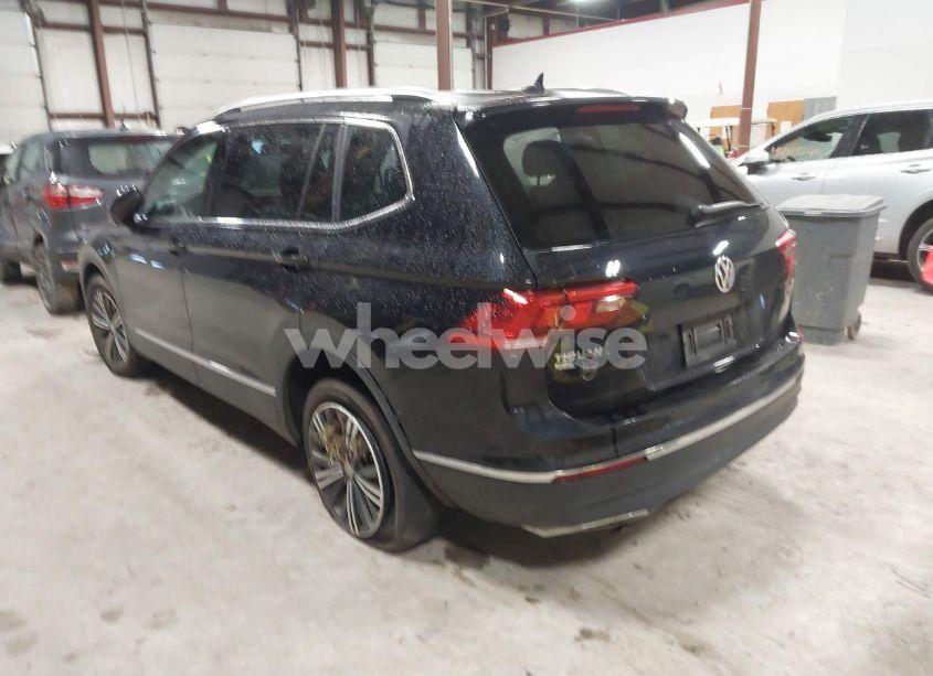 Photo 3 of 2018 Volkswagen Tiguan 2.0T SE/2.0T SEL (VIN 3VV2B7AX6JM012953)