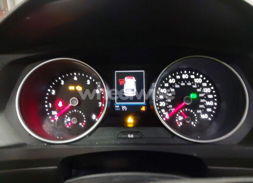 Photo 7 of 2018 Volkswagen Tiguan 2.0T SE/2.0T SEL (VIN 3VV2B7AX6JM012953)