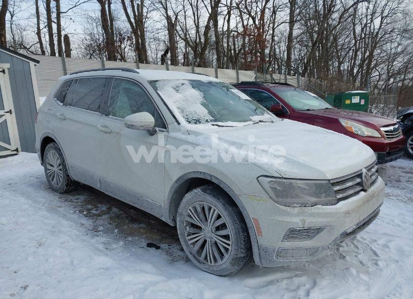 2018 Volkswagen Tiguan 2.0T SE/2.0T SEL (VIN 3VV2B7AX6JM026870) main photo