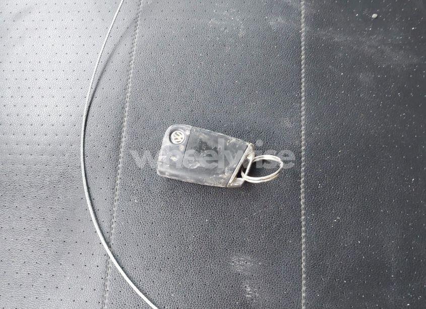 Photo 11 of 2018 Volkswagen Tiguan 2.0T SE/2.0T SEL (VIN 3VV2B7AX6JM026870)