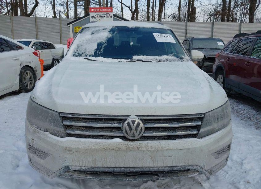 Photo 13 of 2018 Volkswagen Tiguan 2.0T SE/2.0T SEL (VIN 3VV2B7AX6JM026870)