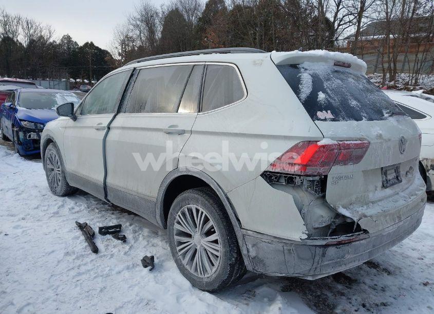 Photo 3 of 2018 Volkswagen Tiguan 2.0T SE/2.0T SEL (VIN 3VV2B7AX6JM026870)