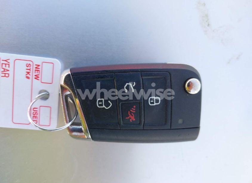 Photo 11 of 2018 Volkswagen Tiguan 2.0T SE/2.0T SEL (VIN 3VV2B7AX6JM039344)