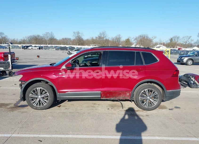 Photo 15 of 2018 Volkswagen Tiguan 2.0T SE/2.0T SEL (VIN 3VV2B7AX6JM039344)