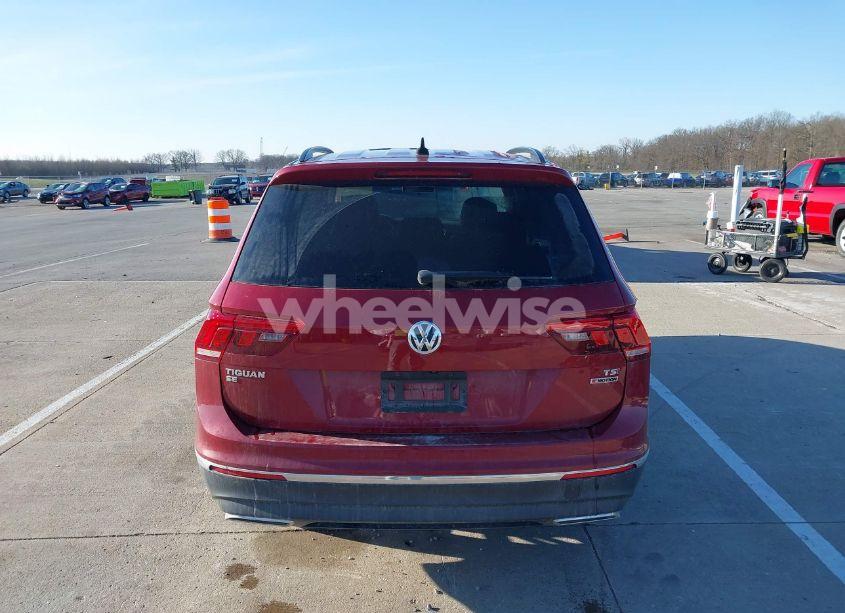 Photo 17 of 2018 Volkswagen Tiguan 2.0T SE/2.0T SEL (VIN 3VV2B7AX6JM039344)