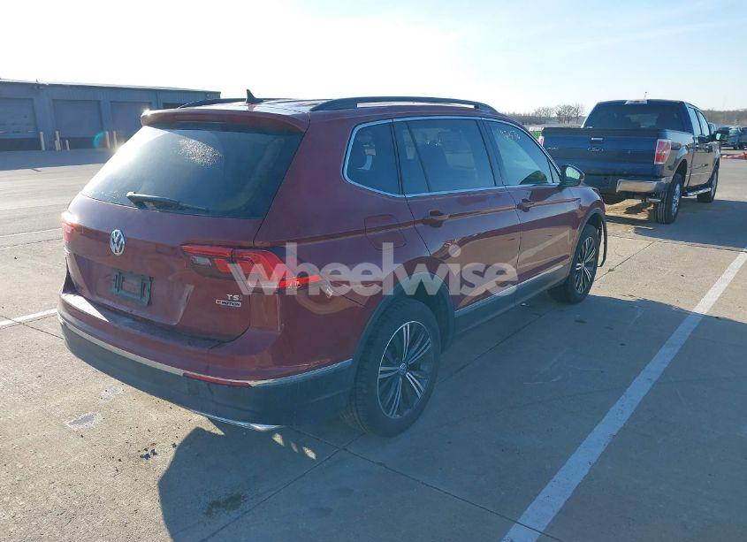 Photo 4 of 2018 Volkswagen Tiguan 2.0T SE/2.0T SEL (VIN 3VV2B7AX6JM039344)