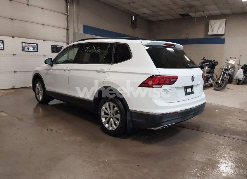 Photo 3 of 2018 Volkswagen Tiguan 2.0T SE/2.0T SEL (VIN 3VV2B7AX6JM056807)