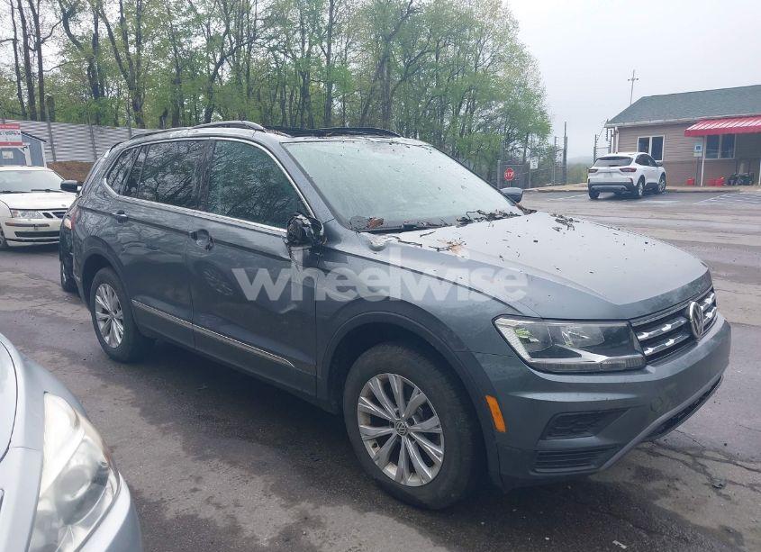 2018 Volkswagen Tiguan 2.0T SE/2.0T SEL (VIN 3VV2B7AX6JM131487) main photo
