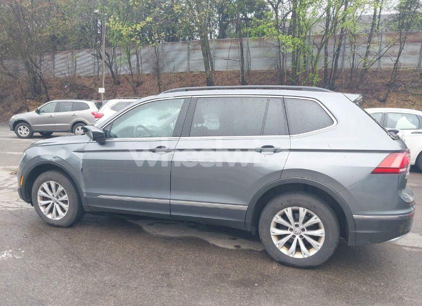 Photo 14 of 2018 Volkswagen Tiguan 2.0T SE/2.0T SEL (VIN 3VV2B7AX6JM131487)