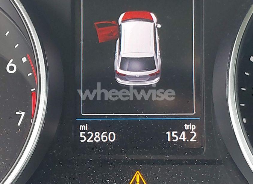 Photo 15 of 2018 Volkswagen Tiguan 2.0T SE/2.0T SEL (VIN 3VV2B7AX6JM131487)