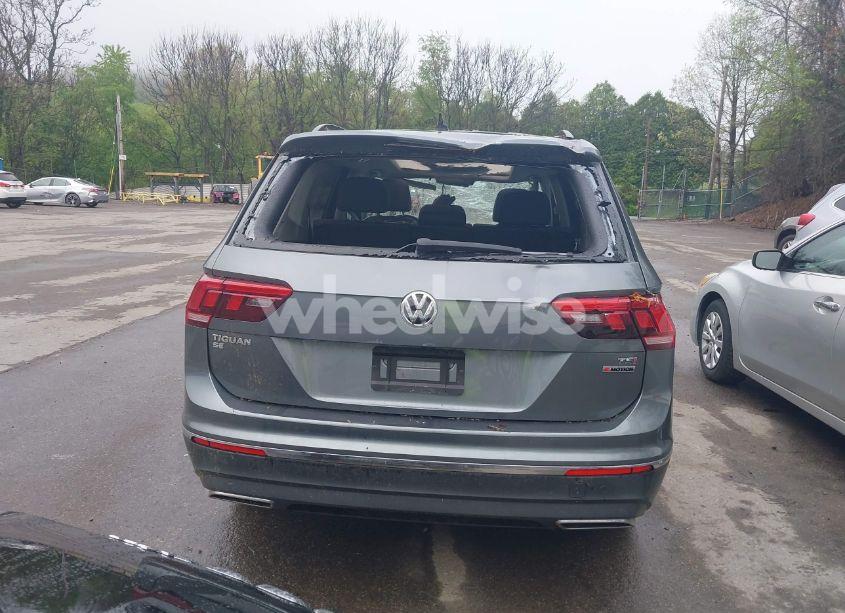 Photo 16 of 2018 Volkswagen Tiguan 2.0T SE/2.0T SEL (VIN 3VV2B7AX6JM131487)