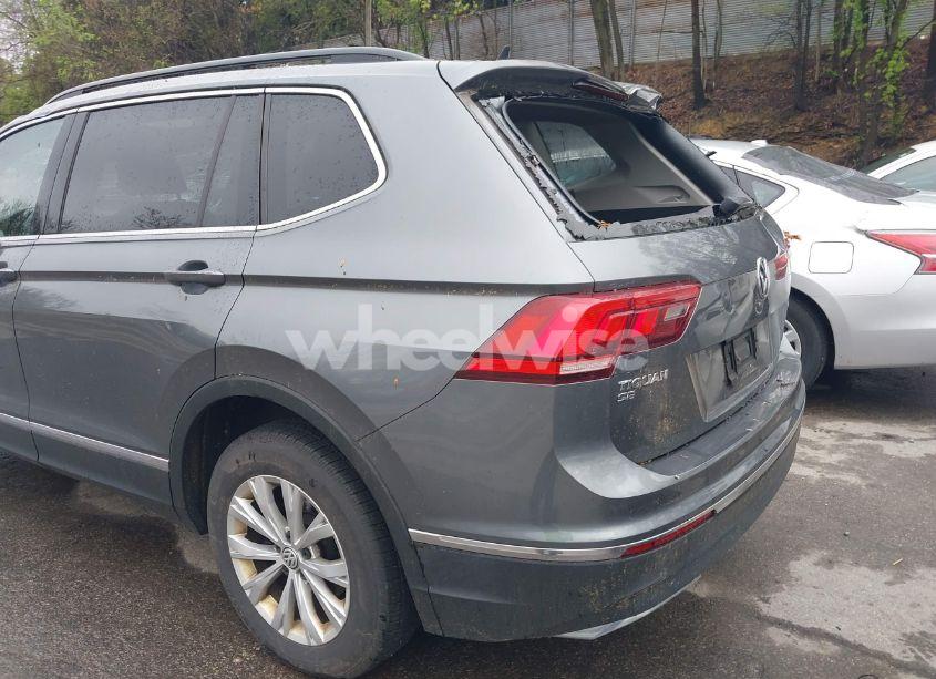 Photo 17 of 2018 Volkswagen Tiguan 2.0T SE/2.0T SEL (VIN 3VV2B7AX6JM131487)
