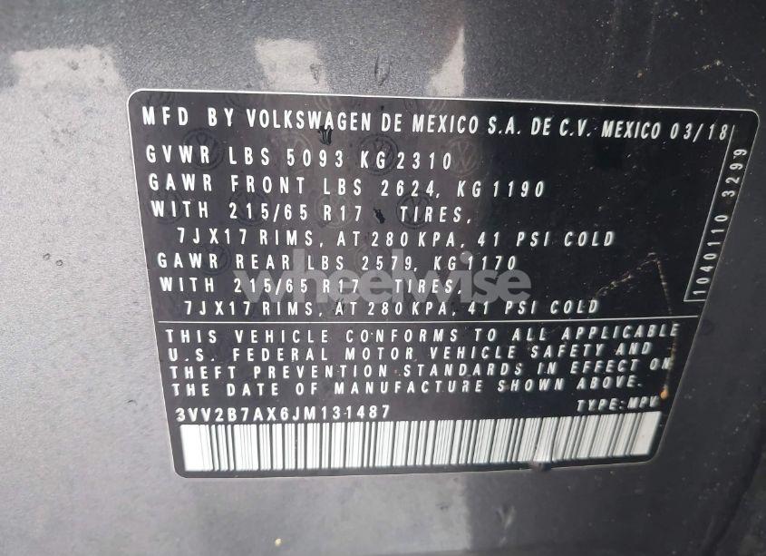 Photo 9 of 2018 Volkswagen Tiguan 2.0T SE/2.0T SEL (VIN 3VV2B7AX6JM131487)