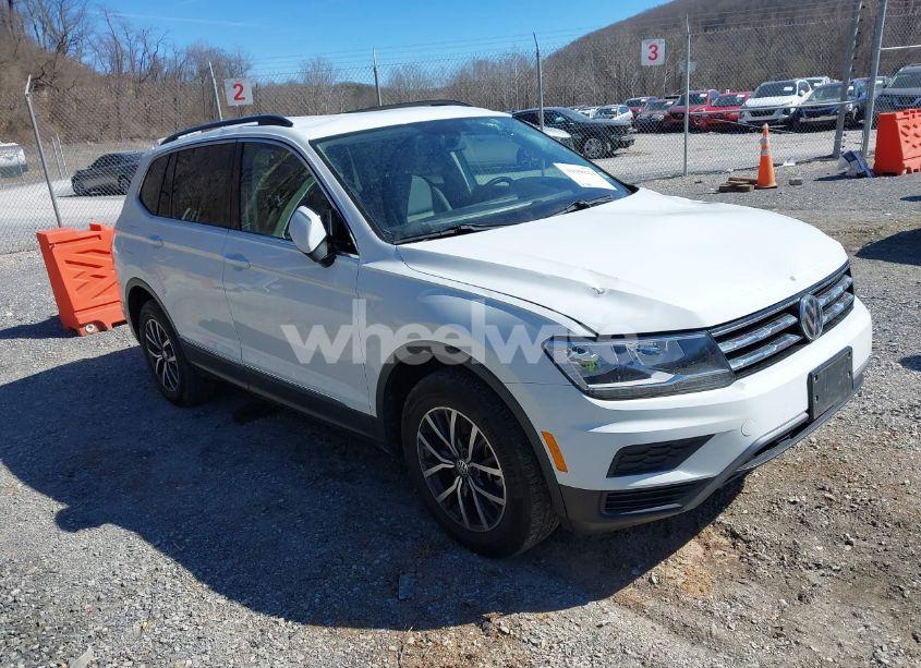 2018 Volkswagen Tiguan 2.0T SE/2.0T SEL (VIN 3VV2B7AX6JM203708) main photo