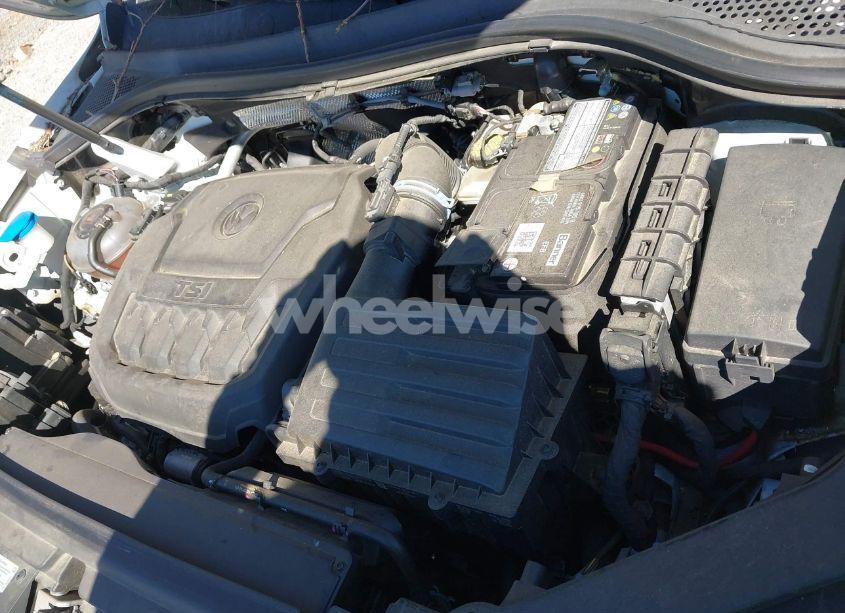 Photo 10 of 2018 Volkswagen Tiguan 2.0T SE/2.0T SEL (VIN 3VV2B7AX6JM203708)