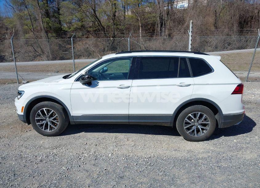 Photo 14 of 2018 Volkswagen Tiguan 2.0T SE/2.0T SEL (VIN 3VV2B7AX6JM203708)