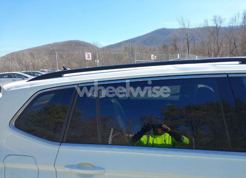 Photo 20 of 2018 Volkswagen Tiguan 2.0T SE/2.0T SEL (VIN 3VV2B7AX6JM203708)