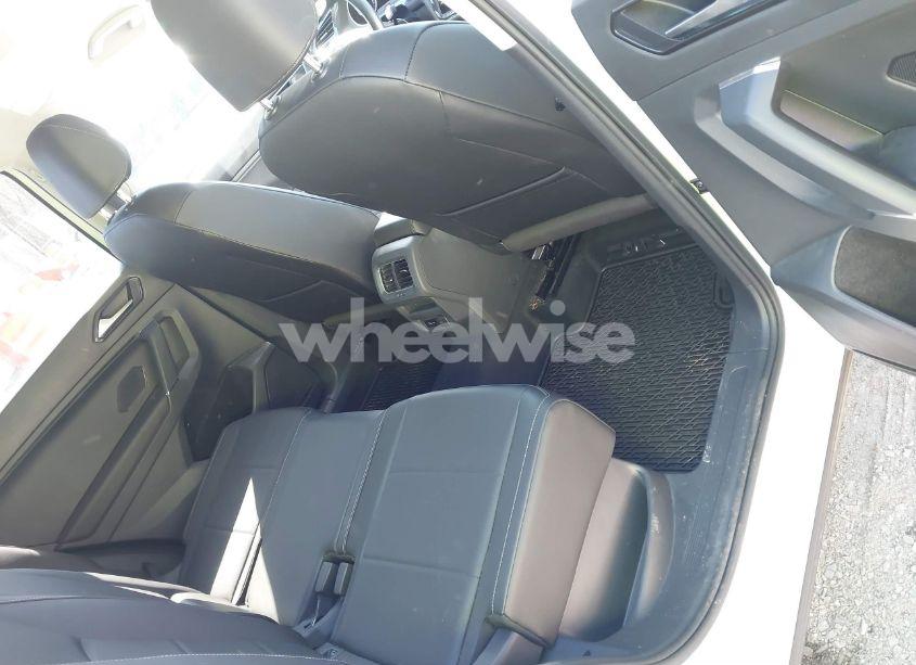 Photo 8 of 2018 Volkswagen Tiguan 2.0T SE/2.0T SEL (VIN 3VV2B7AX6JM203708)