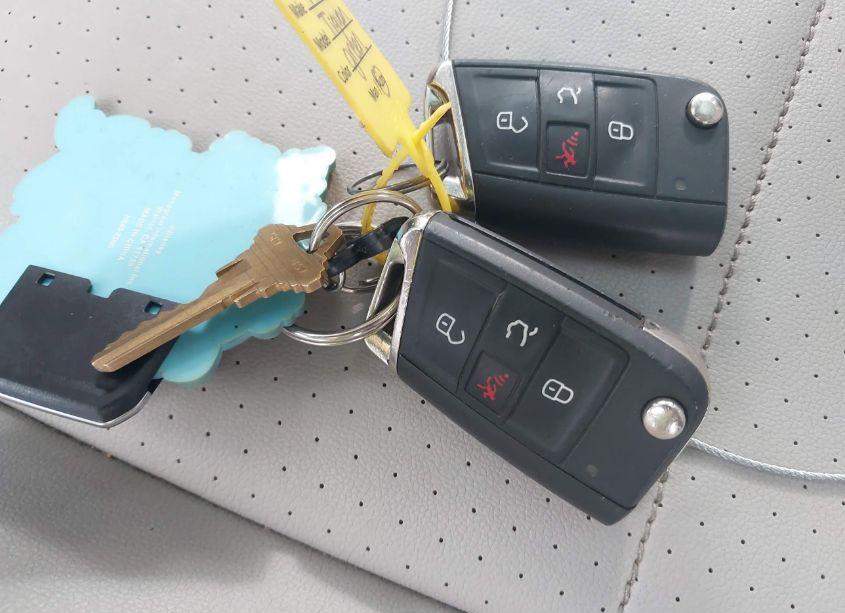 Photo 11 of 2019 Volkswagen Tiguan 2.0T SE/2.0T SEL/2.0T SEL R-LINE/2.0T SEL R-LINE BLACK (VIN 3VV2B7AX6KM017927)