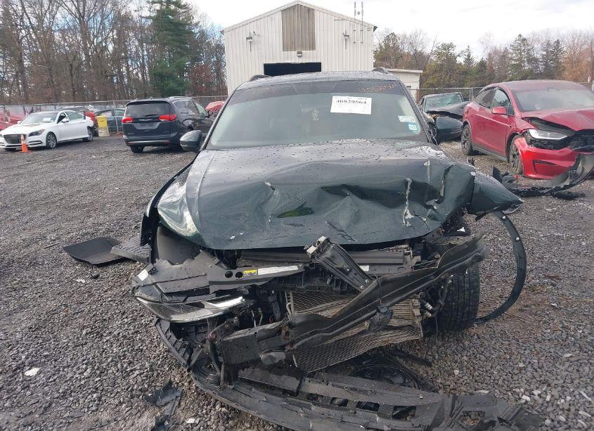 Photo 12 of 2019 Volkswagen Tiguan 2.0T SE/2.0T SEL/2.0T SEL R-LINE/2.0T SEL R-LINE BLACK (VIN 3VV2B7AX6KM017927)