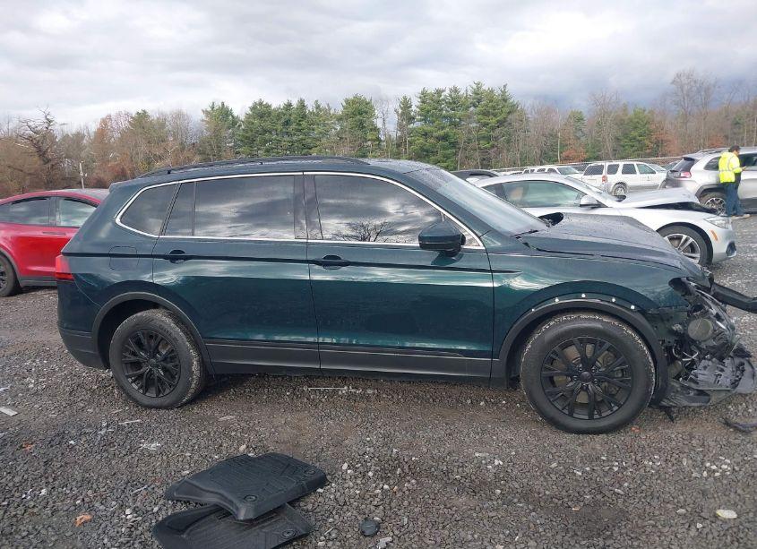Photo 13 of 2019 Volkswagen Tiguan 2.0T SE/2.0T SEL/2.0T SEL R-LINE/2.0T SEL R-LINE BLACK (VIN 3VV2B7AX6KM017927)
