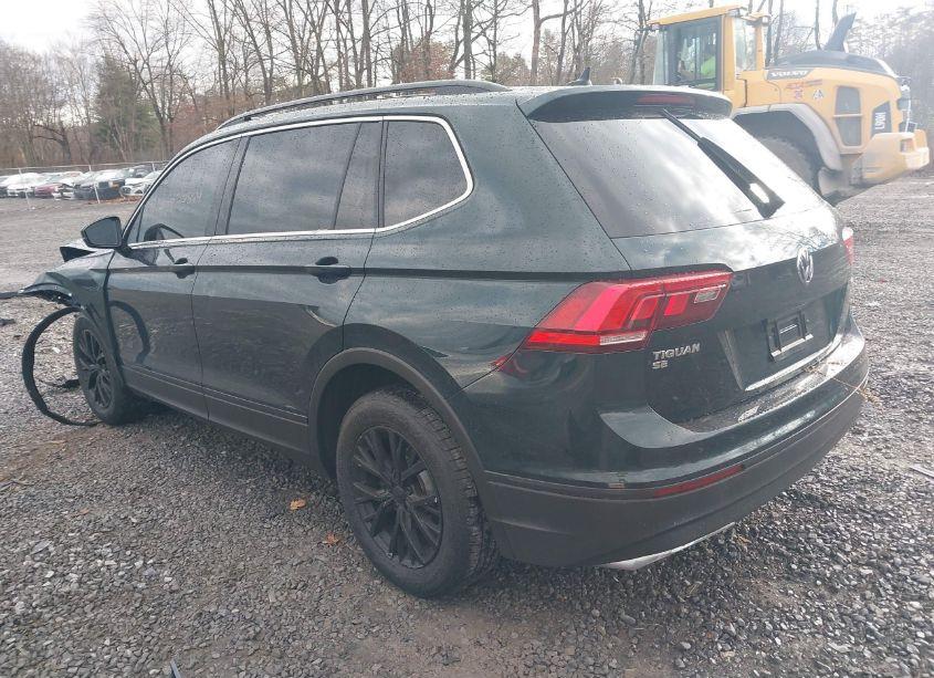 Photo 3 of 2019 Volkswagen Tiguan 2.0T SE/2.0T SEL/2.0T SEL R-LINE/2.0T SEL R-LINE BLACK (VIN 3VV2B7AX6KM017927)